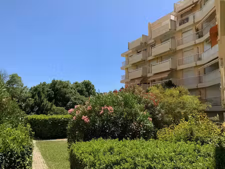 bel appartement t3 avec terrasse