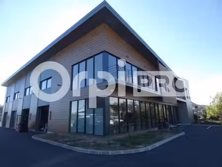 location bureaux forcalquier 04300 700m²