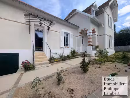 - maison ancienne récemment rénovée sur jardin clos-