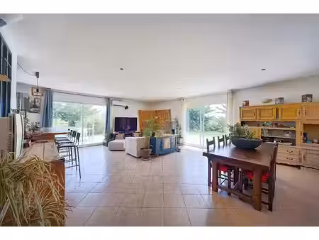 maison 5 pièces de 144 m2 à dieupentale