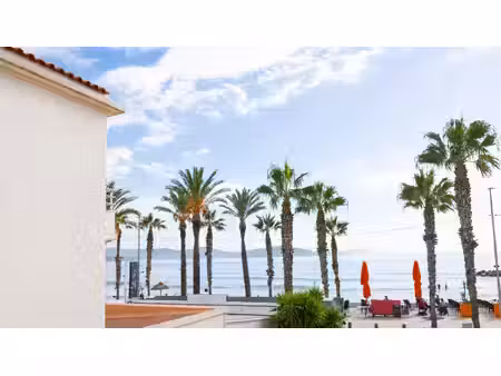 appart hôtel la ciotat 14 pièce(s) 470 m2 mur et fond