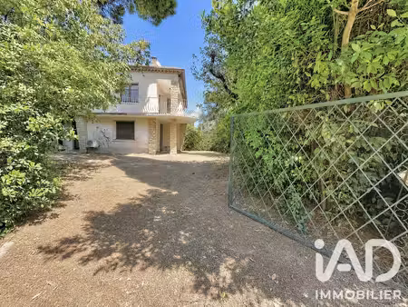 maison à orange (84100)