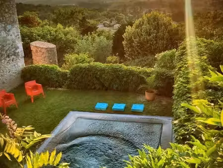 grande maison de village