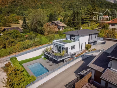 villa 5 pièces à saint-ismier ;