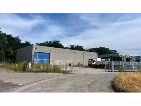 immeuble commercial à vendre près de la r4 à gand