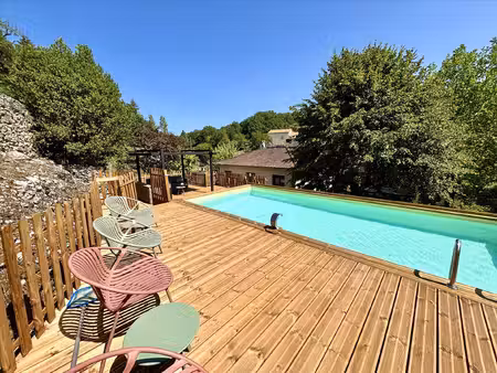 villa entierement renovée sur un emplacement unique à brantôme