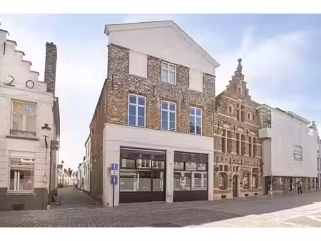 bâtiment d'angle commercial à louer à ezelstraat 16 à bruges