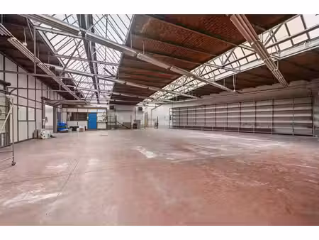 bâtiment industriel stratégiquement situé à louer -ganshoren