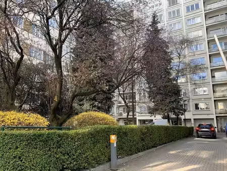 parking à louer dans le quartier schuman avec télécommande