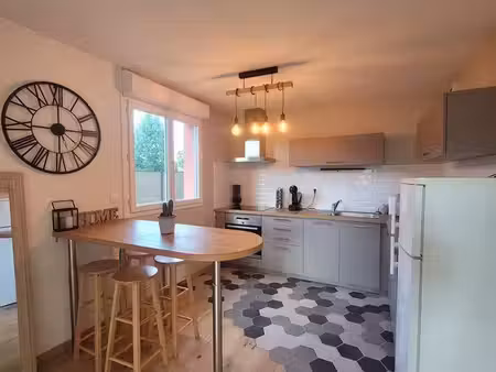 t2 entierement meuble avec terrasse - 47m2