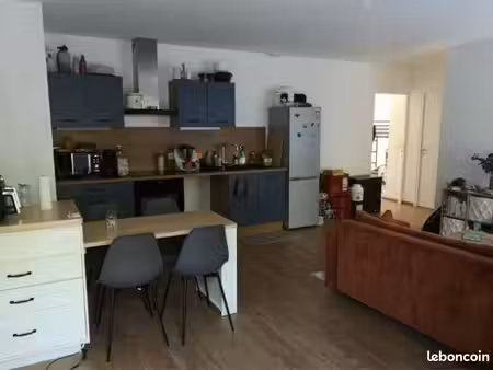 appartement t3 65m2+ terrasse 35m2 centre langogne
