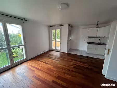 studio 1 pièce 33 m²