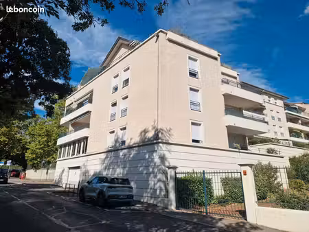 grand f3 - 84 m² - centre neuville - ascenseur - grand garage