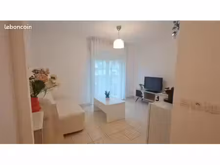 studio location étudiante - parking et terrasse