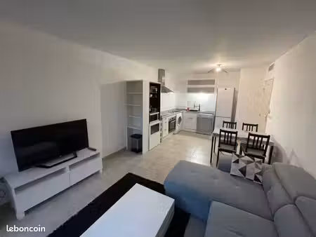 location t2 peyrolles en provence