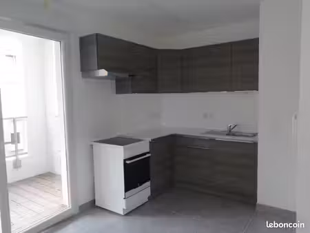 loue f2 douvaine avec grand balcon