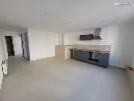 joli appartement t2 + terrasse