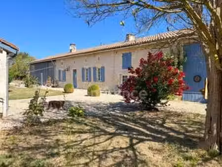 vente maison à vanzac (17500) : à vendre / 144m² vanzac