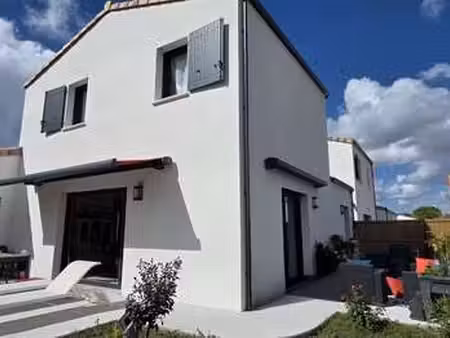 vente maison à breuillet (17920) : à vendre / 90m² breuillet