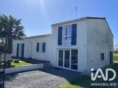 vente maison piscine à saint-romain-de-benet (17600) : à vendre piscine / 164m² saint-roma