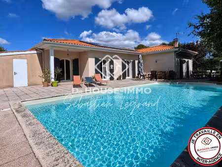 maison contemporaine avec 4 chambres  piscine  sous sol et panneaux solaires
