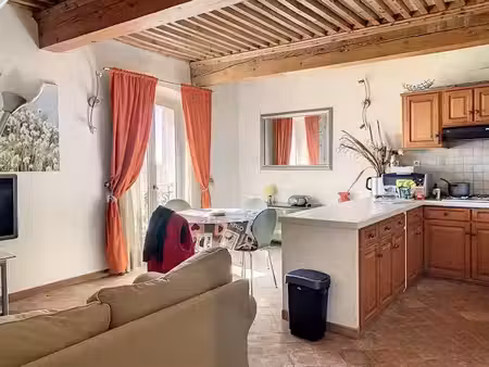 location meublée appartement 2 pièces 49 m² à lambesc (13410)  704 €