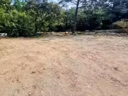 vente terrain 1300 m² à vidauban (83550)  165 000 €