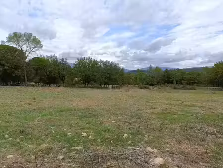 vente terrain 1500 m² à tourrettes (83440)  235 000 €