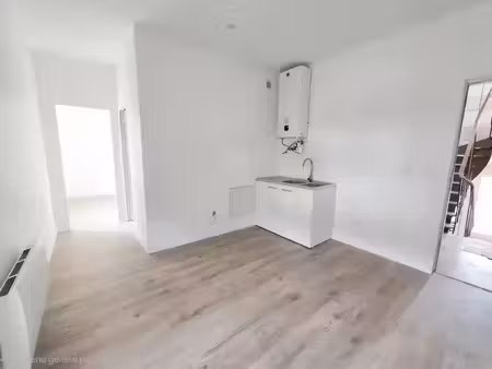 location appartement 2 pièces 27 m² à bobigny (93000)  1 000 €