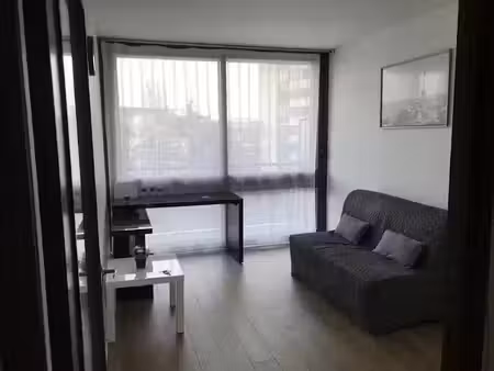 location meublée appartement 1 pièce 27 m² à fontenay-le-fleury (78330)  810 €