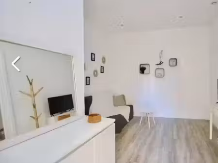 location meublée appartement 2 pièces 32 m² à nice (06000)  950 €