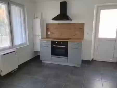 location appartement 2 pièces 48 m² à saclas (91690)  690 €