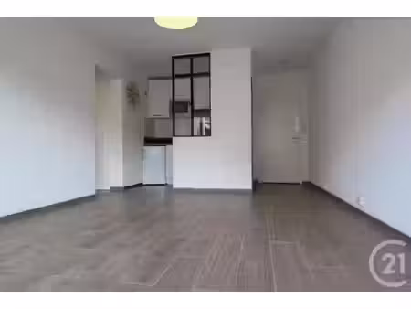 location appartement 2 pièces 36.03 m² à mandelieu-la-napoule (06210)  897 €