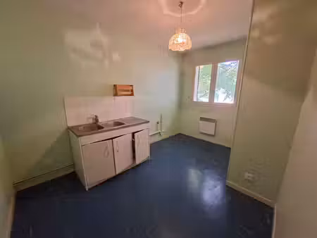 maison mitoyenne 3 pièces – 69 m² avec jardin de 386 m² à varzy