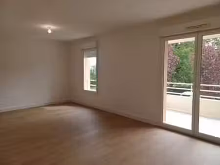location appartement 3 pièces à mûrs-erigné (49610) : à louer 3 pièces / 68m² mûrs-erigné