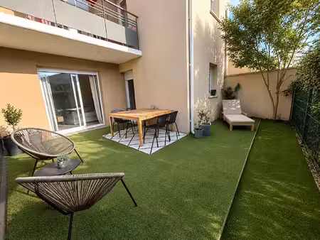 grans - appartement meuble type2 + terrasse + parking - piscine 41.85 m2