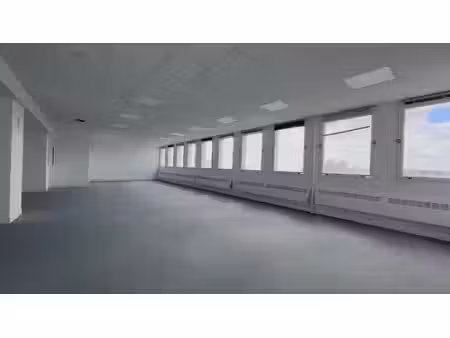 a proximité de la bibliothèque françois mitterrand  à louer bureaux en étage élevé