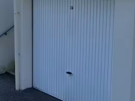 a louer garage ploemeur centre