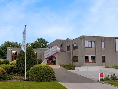 bien professionnel à louer à zellik € 1.705 (lrhdc) - panorama b2b brussel kantoren | zimm
