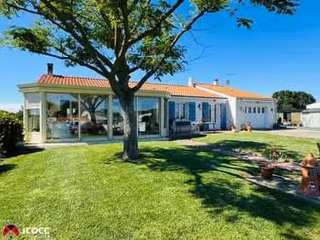 vente maison à saint-michel-en-l'herm (85580) : à vendre / 157m² saint-michel-en-l'herm