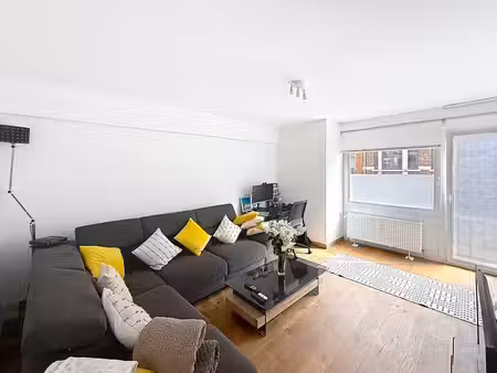 appartement de standing-moderne. 1chambre+bureau à stockel!