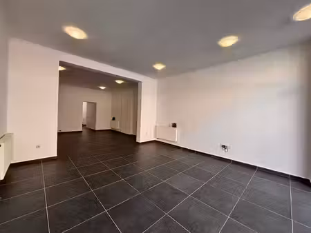 commerce à louer – bel espace commercial en bon état