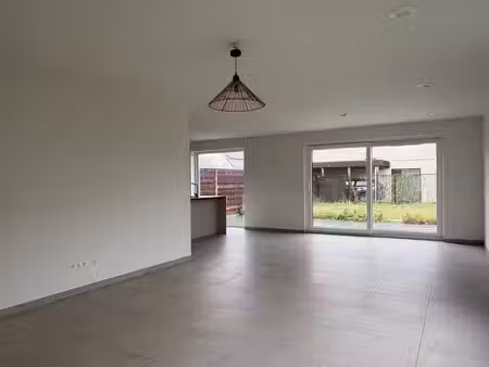 lichtrijke 3-slaapkamerwoning met tuin en inpandige garage