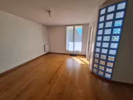 location appartement 2 pièces 42.2 m² à compiegne (60200)  680 €
