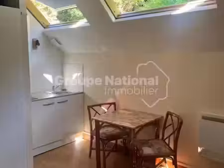 location meublée appartement 1 pièce 24 m² à pierrefonds (60350)  420 €
