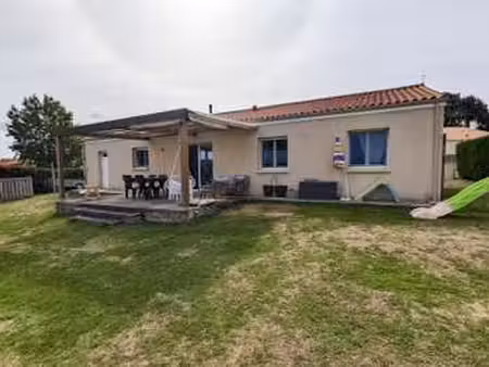 vente maison à cerizay (79140) : à vendre / 104m² cerizay