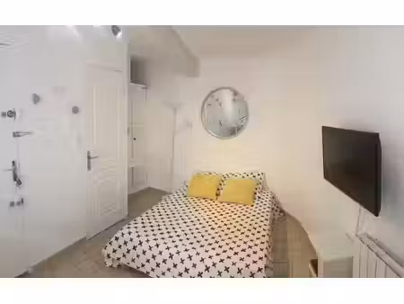 location meublée appartement 1 pièce 17 m² à aix-en-provence (13090)  530 €