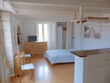location appartement 1 pièce 23 m² à la rochelle (17000)  530 €