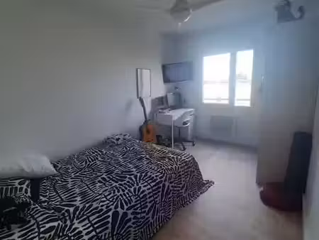 location meublée appartement 5 pièces 95 m² à talence (33400)  549 €