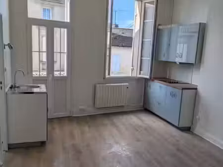 location appartement 1 pièce à branne (33420)  462 €